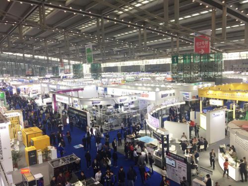 電子電路與電子商務(wù)技術(shù)的融合 未來(lái)科技展臺(tái)設(shè)計(jì)的創(chuàng)新趨勢(shì)